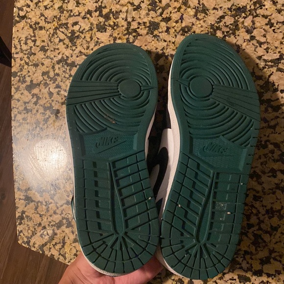 Jordan 1 Low Mystic Green - Picture 6 of 6